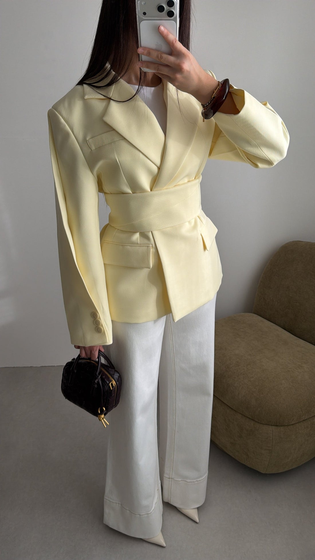 Blazer cintré avec ceinture [jaune pastel]