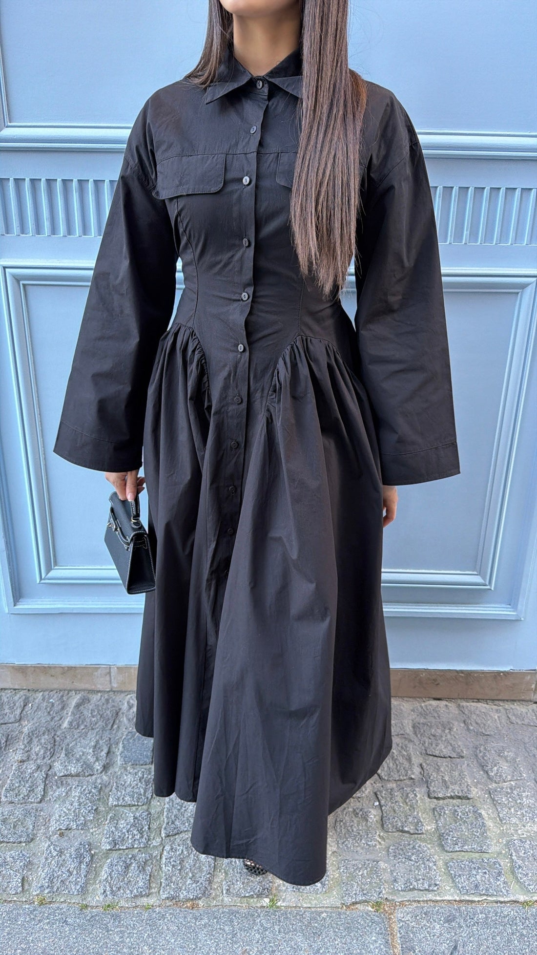 Robe longue cintrée et bouffante