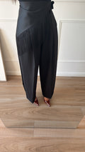 Pantalon ample à plis structuré [noir]