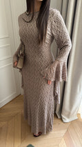 Longue robe en dentelle [taupe]