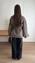 Manteau croisé en laine avec ceinture [taupe]