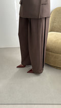 Pantalon ample à plis structuré [marron]
