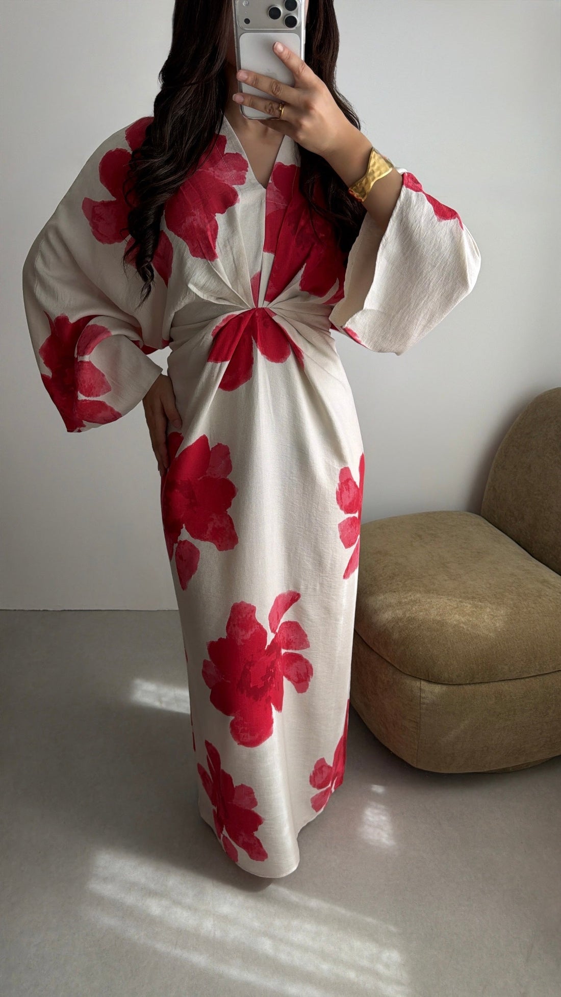 Longue robe fleurie écru et rouge rosé